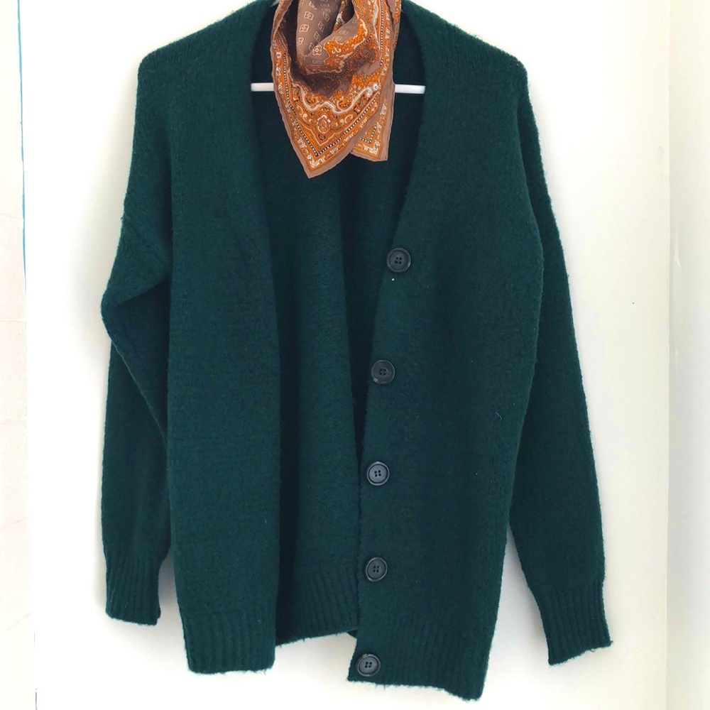 Sz M emerald Green cardigan
